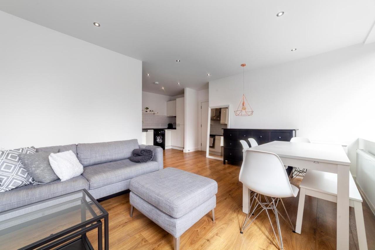 Modern And Bright 2 Bdr Flat In Clapham Common Leilighet London Eksteriør bilde